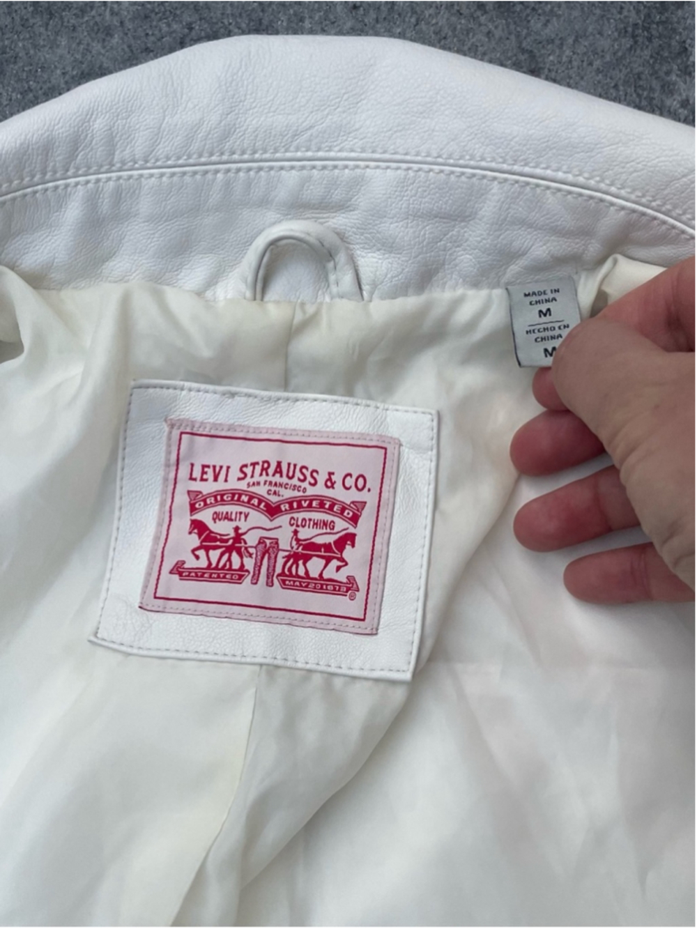 Levi's White Leather Moto Jacket with Belted Hem - Picture 5 of 10